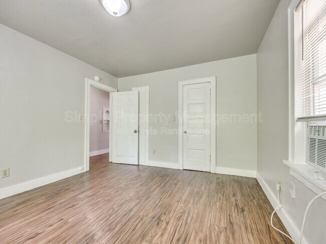 Building Photo - 1524 SW Binkley St