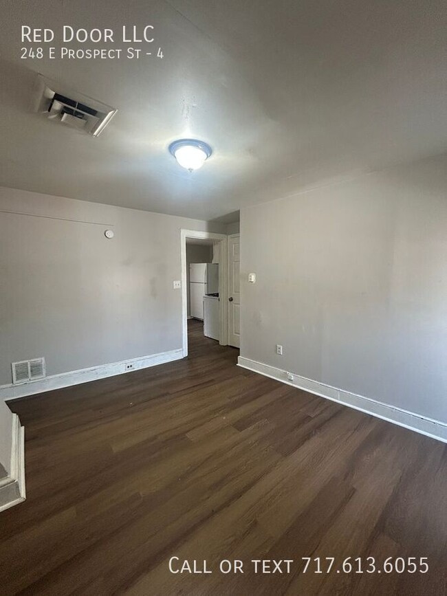 Building Photo - Beautifully renovated 1 bedroom in York City.