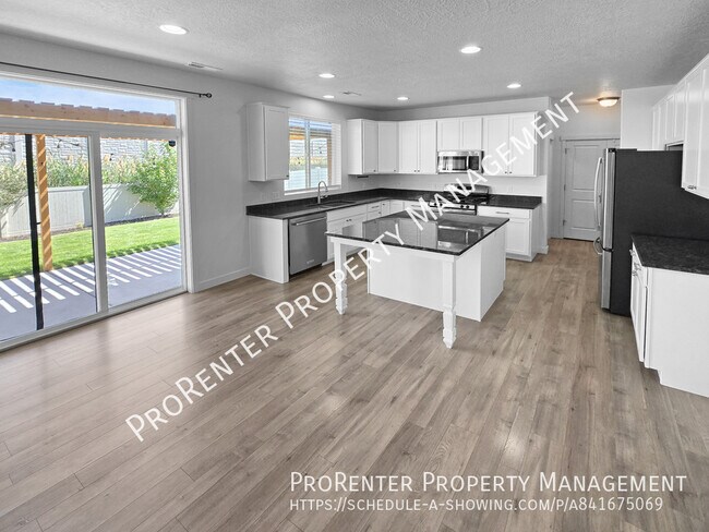 Building Photo - 1152 W Beacon Way