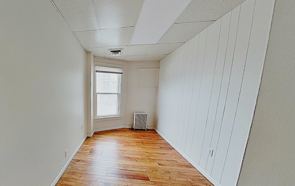 Building Photo - 507 N Linn St