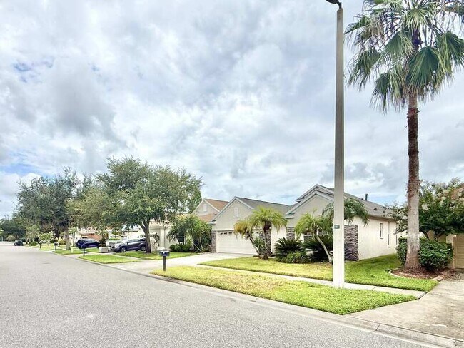 Building Photo - 9512 Greenpointe Dr
