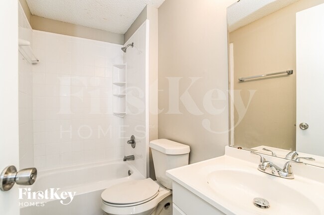 Building Photo - 1940 Winsted Ct