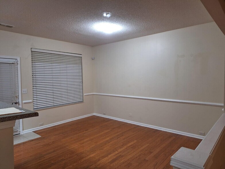 DINING ROOM - 2858 Parkway Close