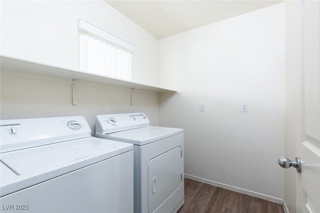 Building Photo - 3636 E Carisbrook Dr