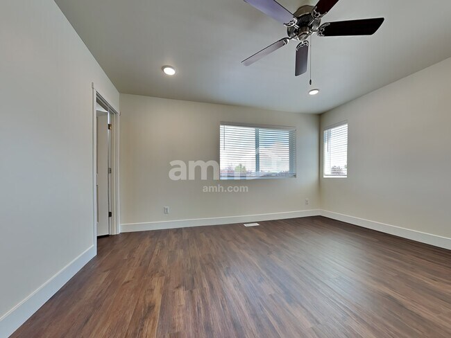 Building Photo - 17613 26th Ave Ct E