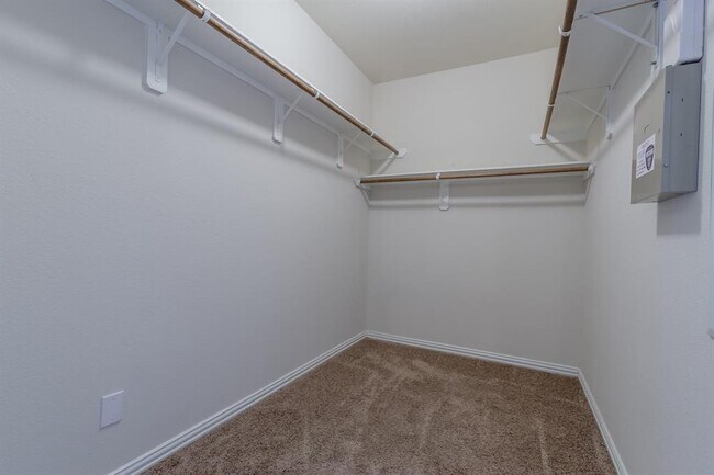 Building Photo - 5 Iris Arbor Ct