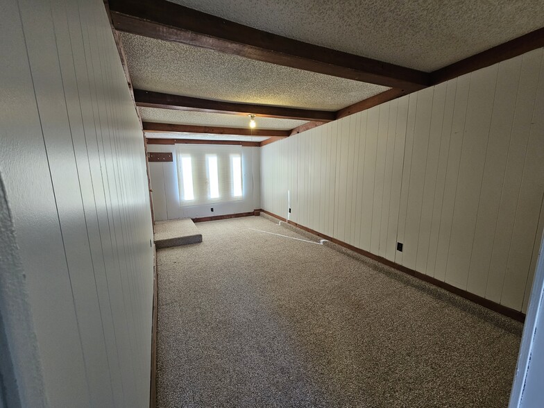 Second living area with its own entrance - 2805 Emerald Dr