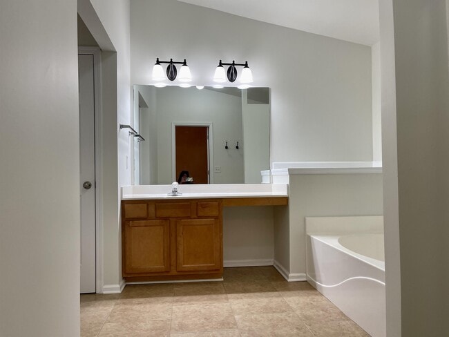 Building Photo - 2673 Winslow Ridge Dr NE