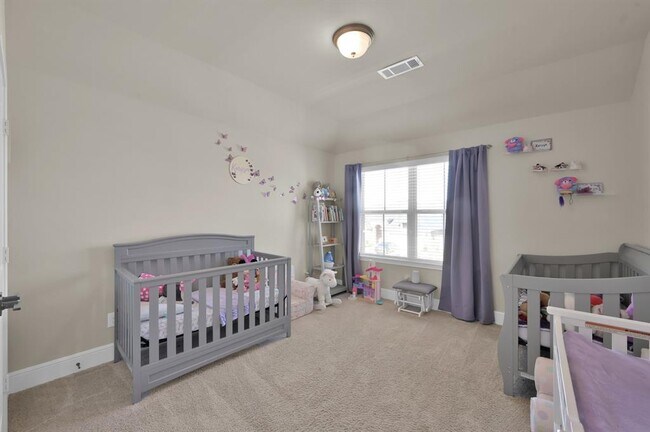 Building Photo - 10640 Red Tail Pl