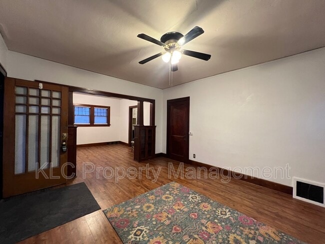 Building Photo - 2222 E 12th St