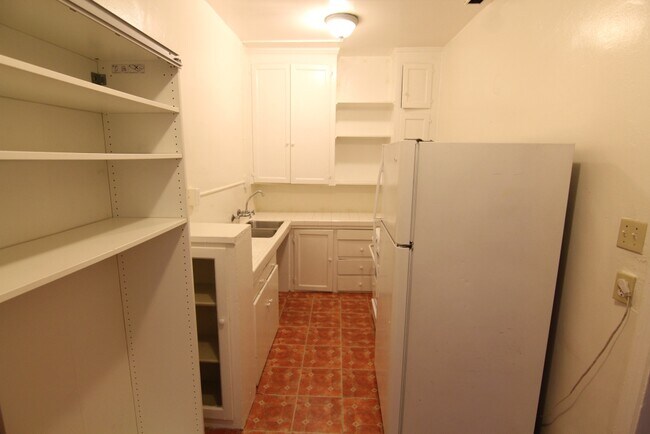 Building Photo - 846 Sanborn Ave