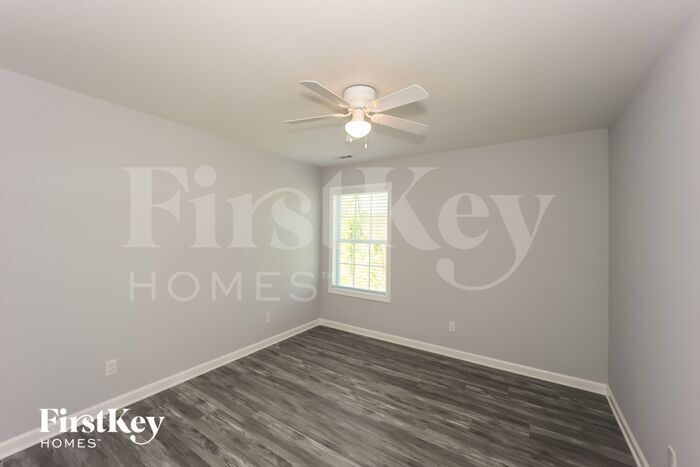 Building Photo - 121 Fairview Dr