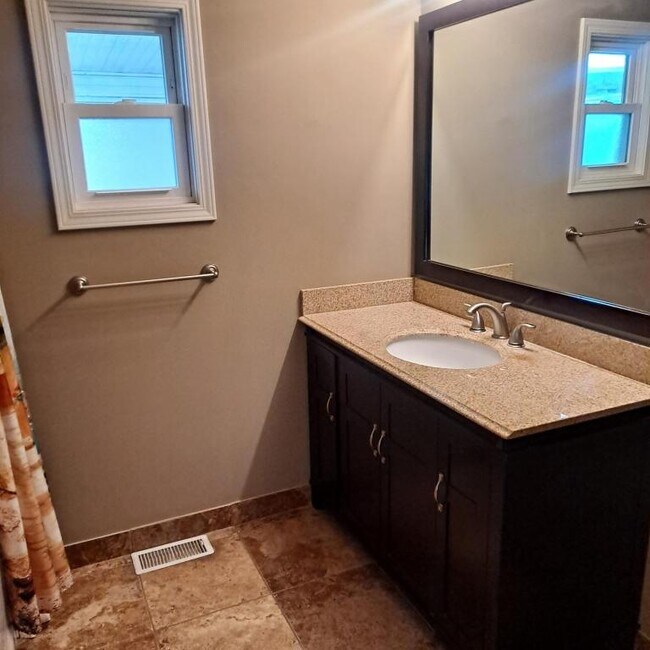 Building Photo - 120 Santa Lucia Dr