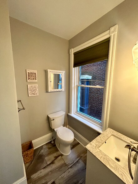 Building Photo - 1603 W 13th St