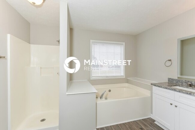 Building Photo - 3 Bedroom Pet-Friendly Home in COVINGTON, GA with Main Street Renewal