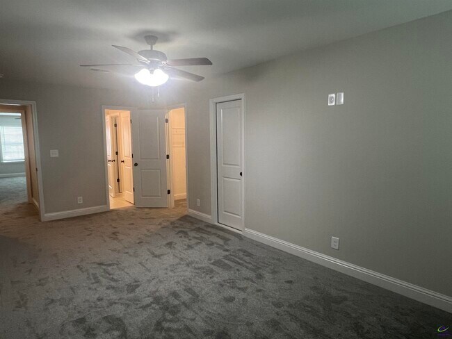 Building Photo - 250 High Ridge Ct