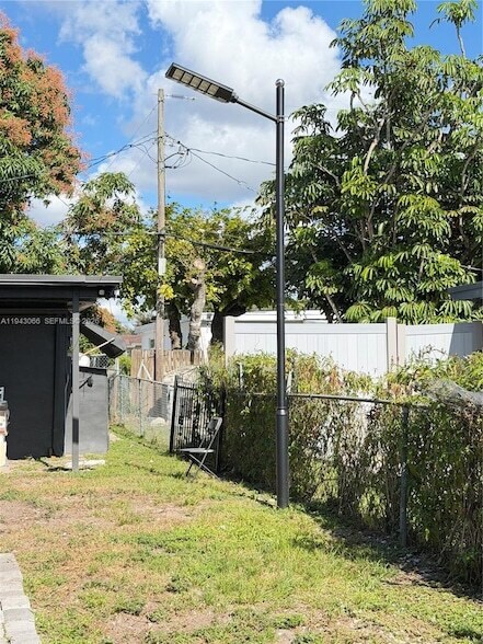 Building Photo - 11201 NW 12th Ave