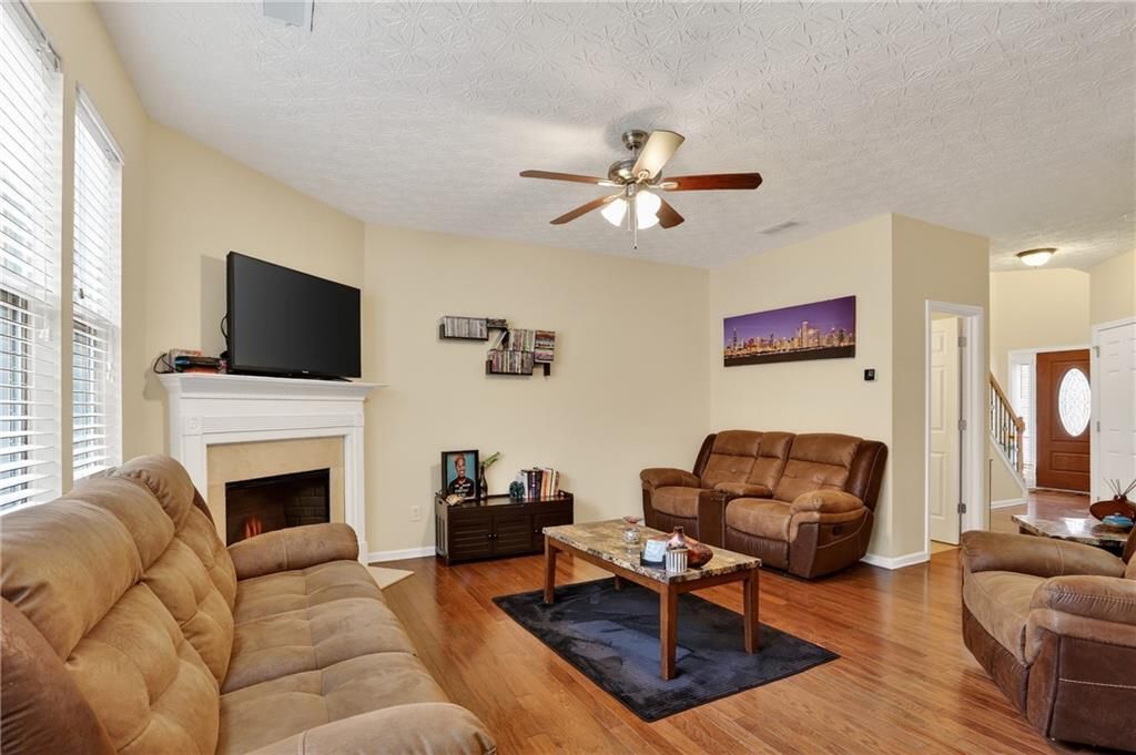 Building Photo - 5556 Cascade Run