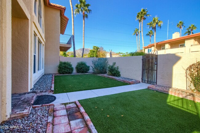 Building Photo - 10258 N 12th Pl