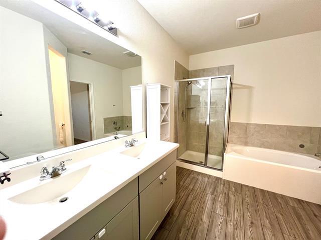 Building Photo - 2301 Rosaline Dr