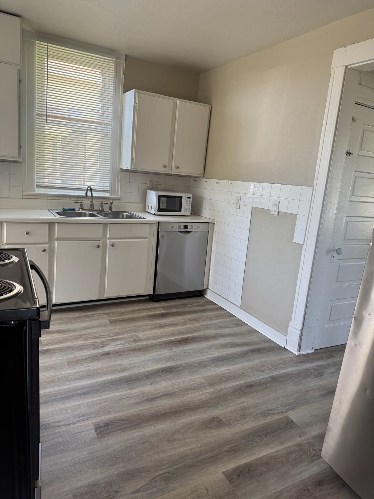 Building Photo - 950 E Indiana Ave