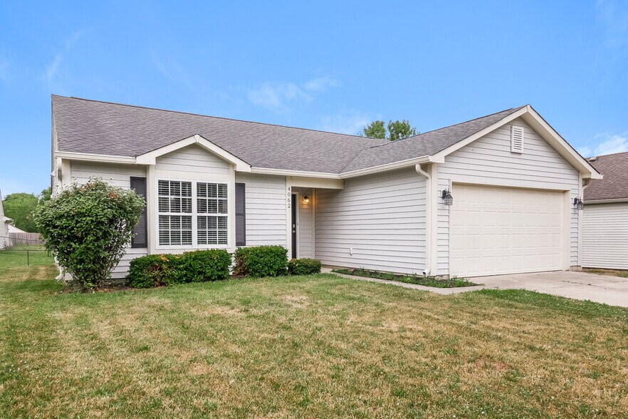 Building Photo - 4062 Magnolia Dr