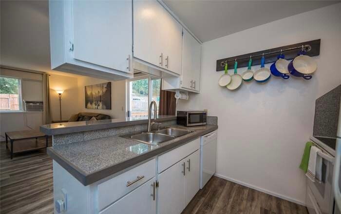 Building Photo - 2121 Xenia St