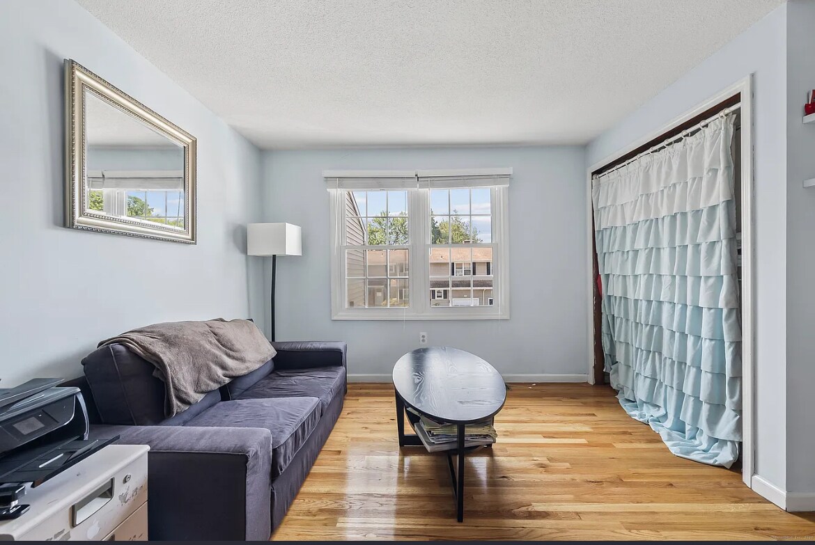 Building Photo - 1293 New Britain Ave