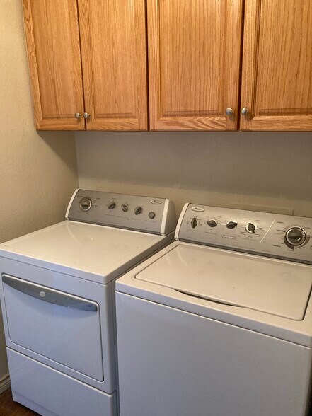 W&D - 2929 Cresthaven Dr