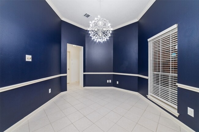 Building Photo - 3323 Shadowfern Dr