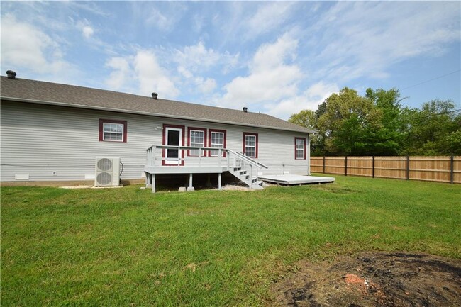 Building Photo - 196 Western Heights Cir
