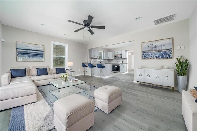 Building Photo - 665 S Eugenia Pl NW