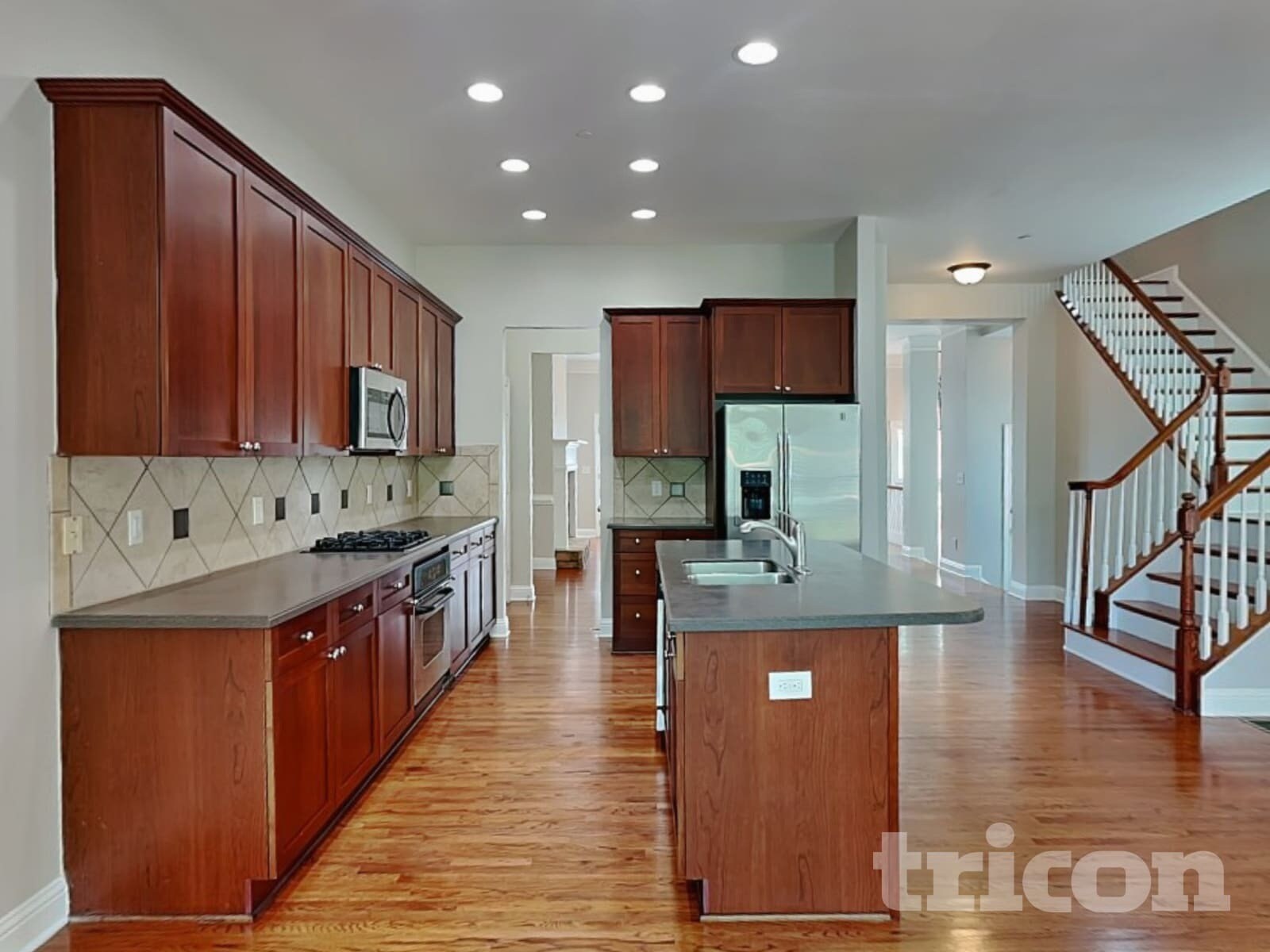 Building Photo - 1206 Comet View Tr SE