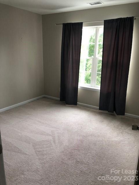 Building Photo - Spacious 5-Bedroom, 3-Bathroom Home Ideal ...