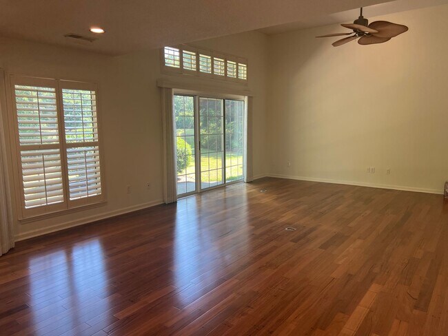 Building Photo - 20 Purple Martin Ln
