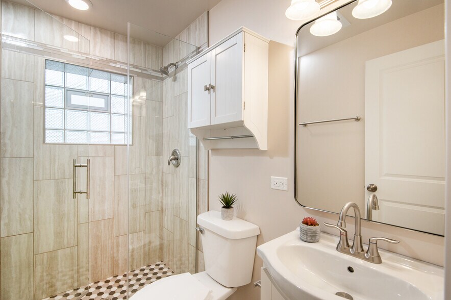 Building Photo - 8729 W 73rd Pl