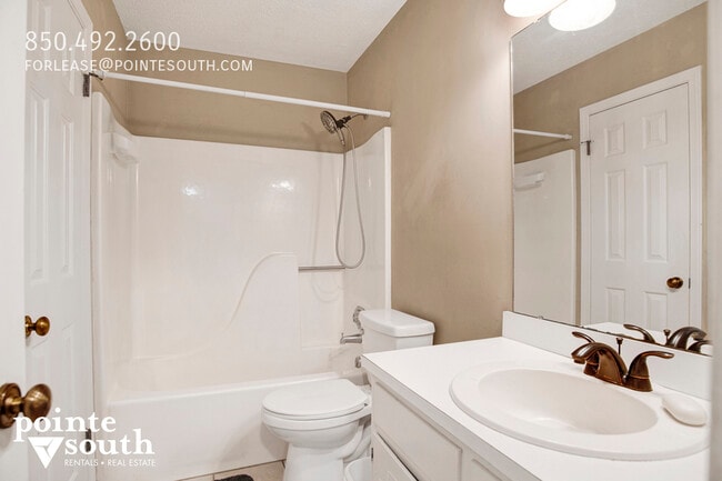 Building Photo - 200 Parma Dr