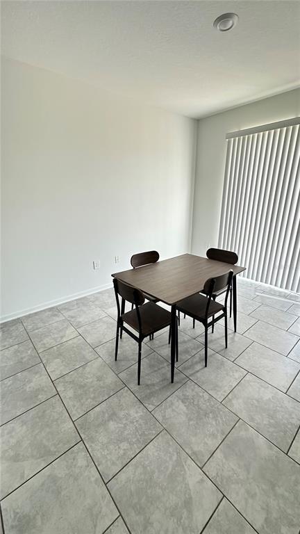 Building Photo - 3255 Laurent Lp