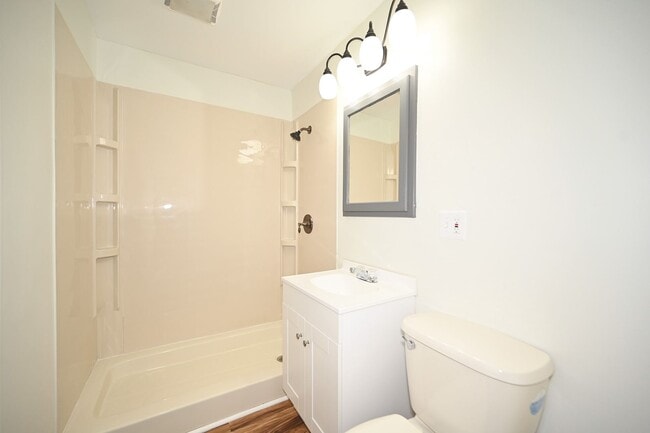 Building Photo - Cute 3-bedroom, 1 bath home with basement!