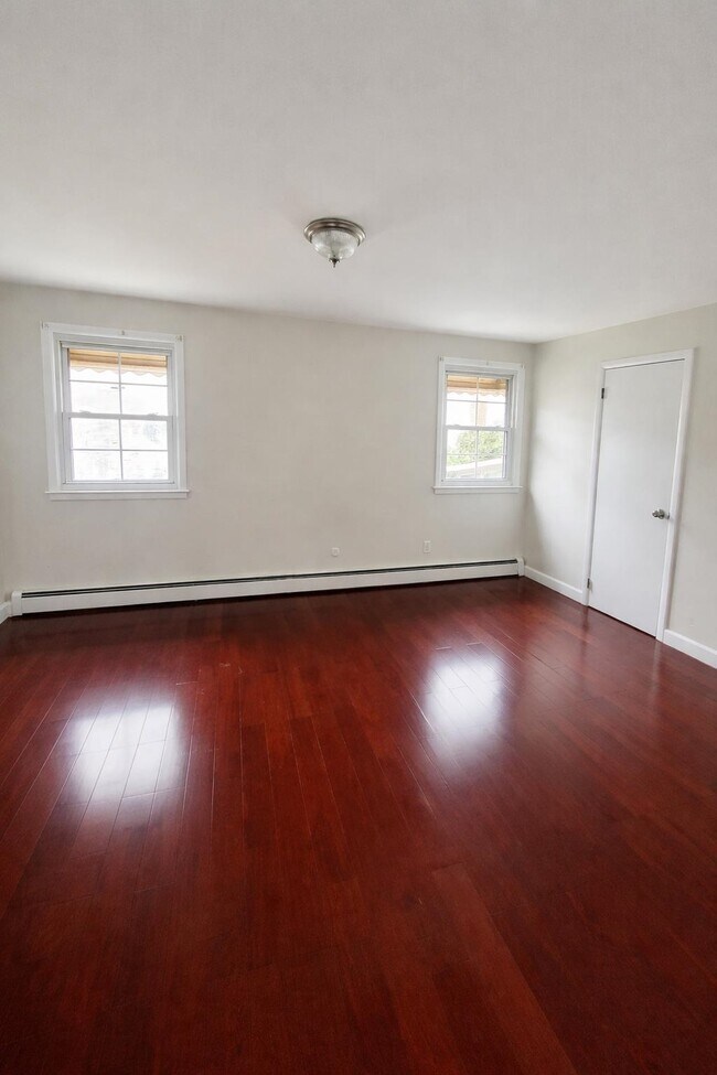 Building Photo - 177 W 51st St