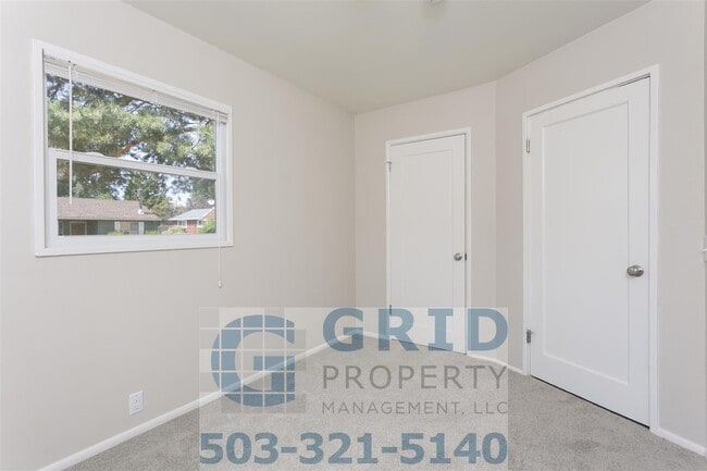 Building Photo - Remodeled 3 Bedroom Available in Northeast Portland!