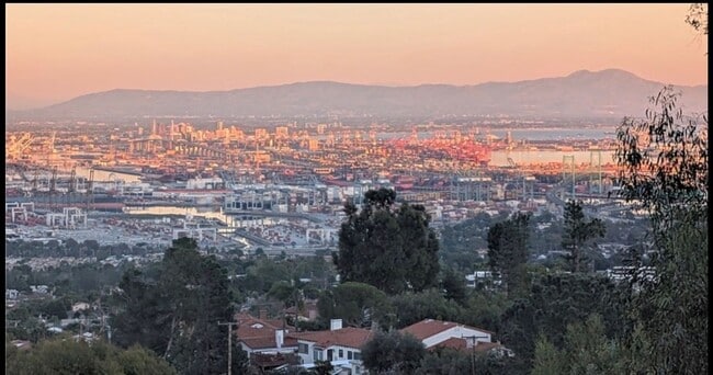 Building Photo - Resort-Style Living with Pool & Iconic Coastal Views