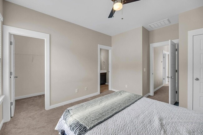 Building Photo - 146 Winding Branch Dr