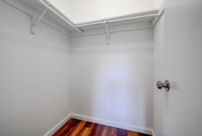 Building Photo - 1306 Bonnie Brae St