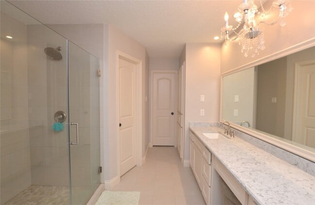 Building Photo - 2 Woodhaven Wood Ct