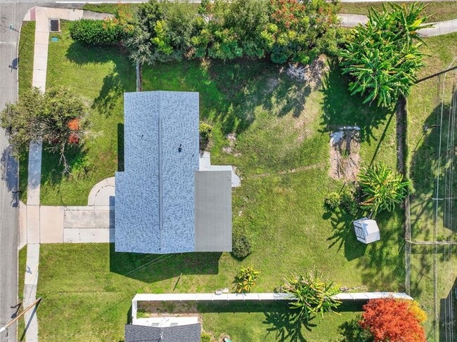 Building Photo - 3034 Touraine Ave