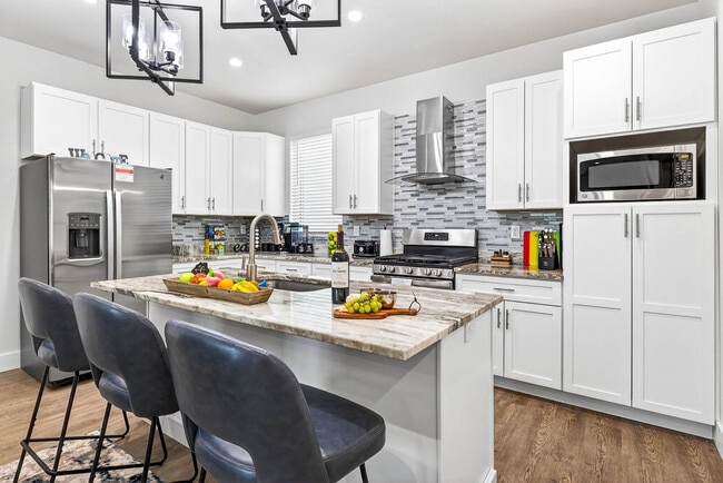 Building Photo - 620 Petit Wy