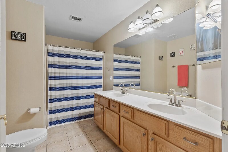 Building Photo - 7879 W Kerry Ln