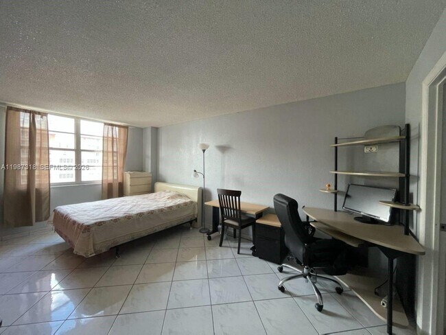 Building Photo - 250 174th St