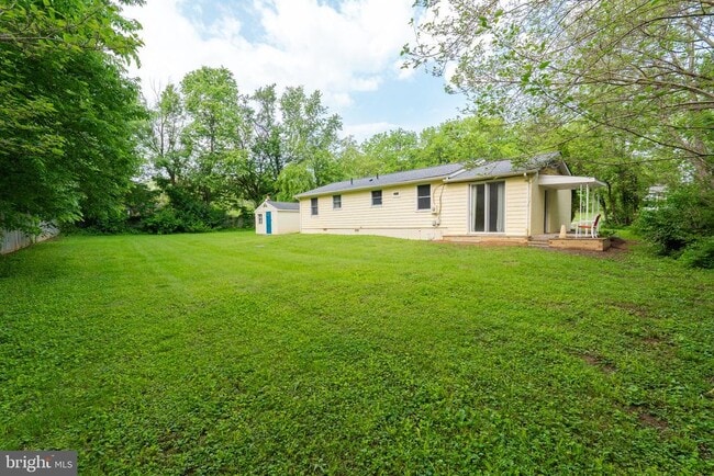 Building Photo - 60 Killdeer Ave